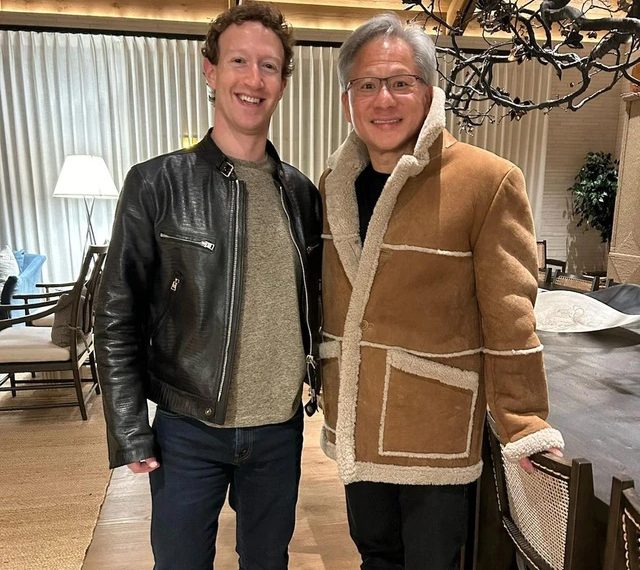 Mark Zuckerberg và Jensen Huang đổi áo